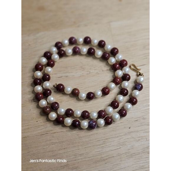 Vintage Pearl & Red Ocean Jasper Beaded Necklace 24 Inches Gold Clasp - Picture 4 of 6